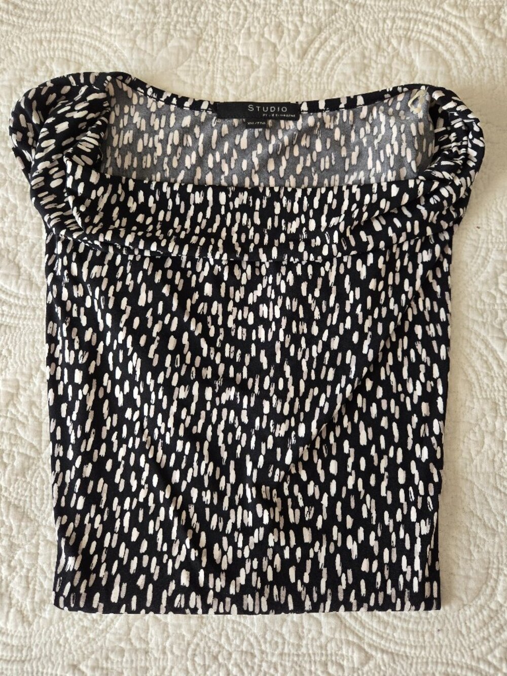 Liz Clairborne Black & White Blouse (22" PTP)